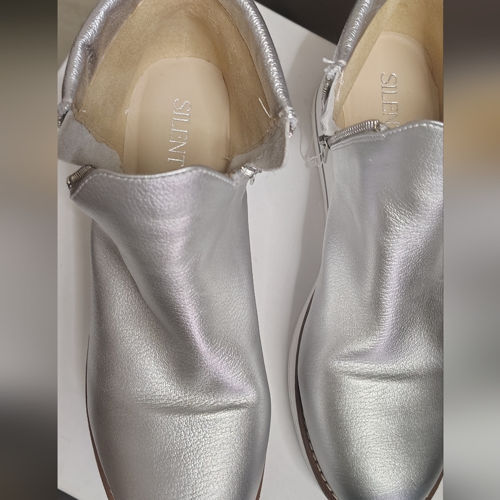 SILENT D SIlver NENE BOOTIES